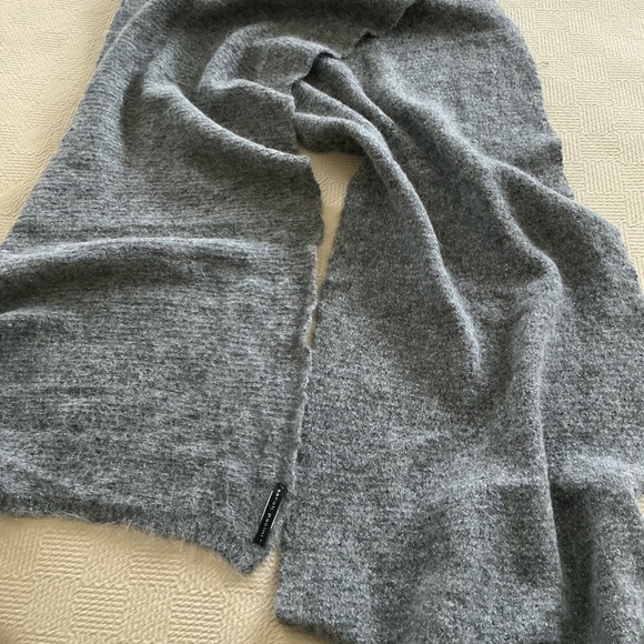 Sarah Pacini Charcoal Knit Accessory - Picture 2 of 3